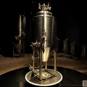 Цилиндро-конический танк, ферментор, цкт 100 литров с рубашкой, термоизоляцией и группой безопасности, нержавейка